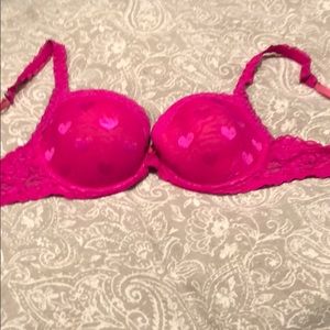 Pink lace demi with hearts 💕